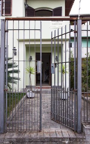 Casa para alugar com 750m², 4 quartos e 8 vagasFachada