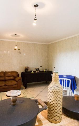 Casa para alugar com 750m², 4 quartos e 8 vagasSalão