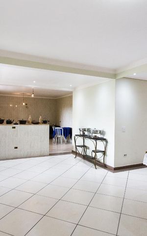Casa para alugar com 750m², 4 quartos e 8 vagasSalão