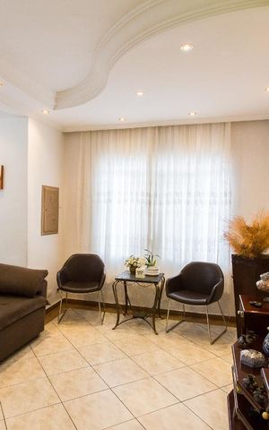 Casa para alugar com 750m², 4 quartos e 8 vagasSala