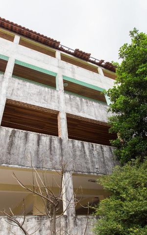 Casa para alugar com 750m², 4 quartos e 8 vagasFachada dos Fundos