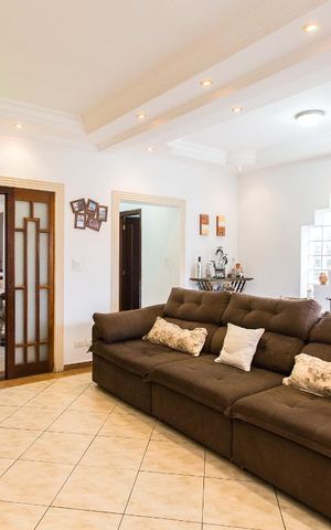 Casa para alugar com 750m², 4 quartos e 8 vagasSala
