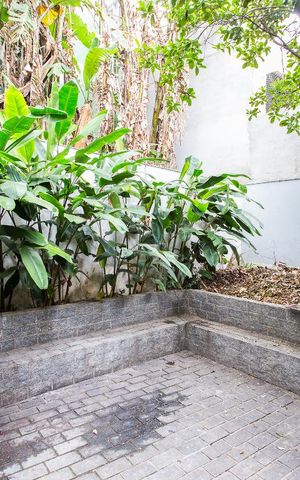 Casa para alugar com 750m², 4 quartos e 8 vagasÁrea Externa dos Fundos