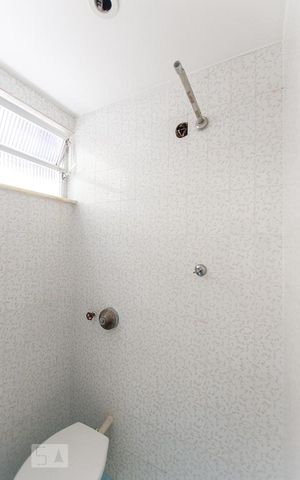 Apartamento para alugar com 70m², 2 quartos e 1 vaga Apartamento para alugar com 70m², 2 quartos e 1 vagaBanheiro de Serviço