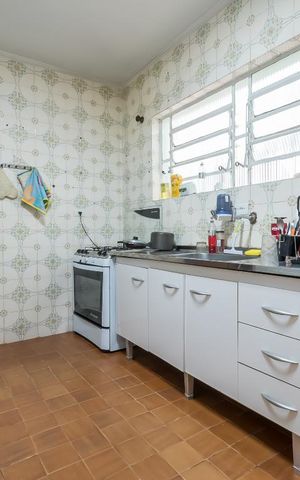 Casa à venda com 250m², 4 quartos e 2 vagas Casa à venda com 250m², 4 quartos e 2 vagasCozinha 1 Piso Inferior