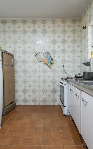 Casa à venda com 250m², 4 quartos e 2 vagas Casa à venda com 250m², 4 quartos e 2 vagasCozinha 1 Piso Inferior