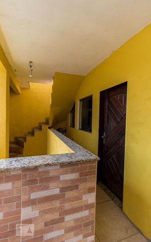 Casa para alugar com 100m², 2 quartos e sem vaga Casa para alugar com 100m², 2 quartos e sem vagaCorredor