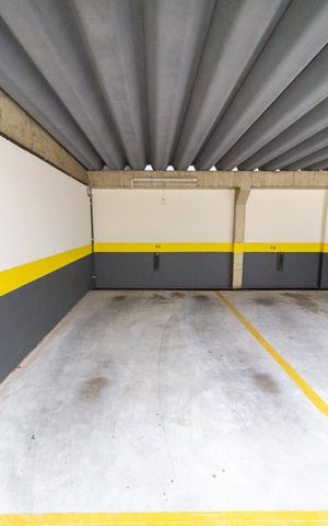Apartamento à venda com 124m², 3 quartos e 1 vaga Apartamento à venda com 124m², 3 quartos e 1 vagaGaragem
