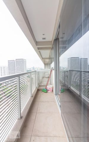 Studio à venda com 32m², 1 quarto e 1 vagaVaranda