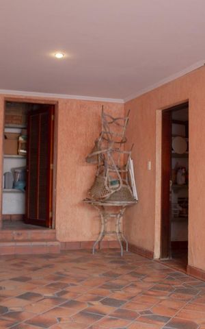 Casa à venda com 225m², 3 quartos e 3 vagas Casa à venda com 225m², 3 quartos e 3 vagasGaragem