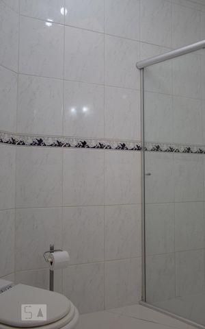 Casa à venda com 225m², 3 quartos e 3 vagas Casa à venda com 225m², 3 quartos e 3 vagasBanheiro da Suíte 2