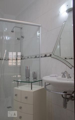 Casa à venda com 225m², 3 quartos e 3 vagas Casa à venda com 225m², 3 quartos e 3 vagasBanheiro da Suíte 2
