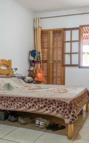 Casa à venda com 140m², 5 quartos e 4 vagasSuíte