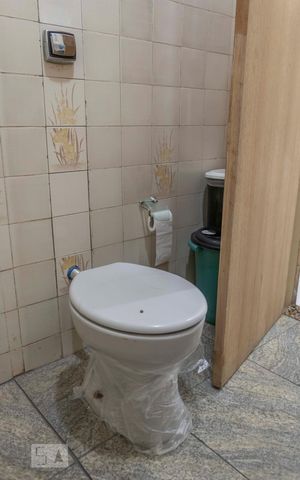 Casa à venda com 140m², 5 quartos e 4 vagasBanheiro 1