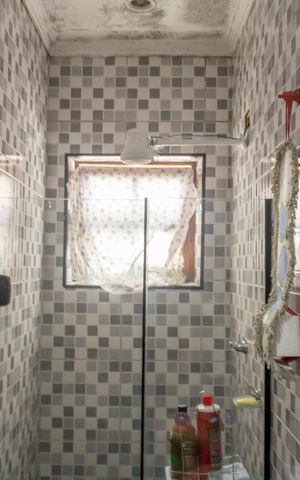 Casa à venda com 140m², 5 quartos e 4 vagasBanheiro 2