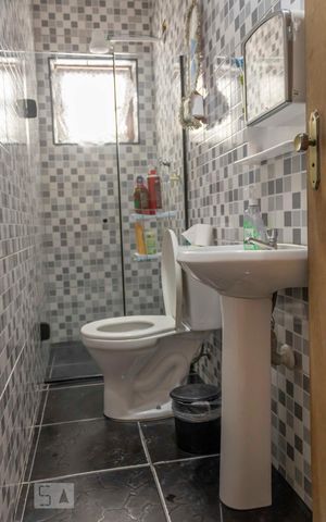 Casa à venda com 140m², 5 quartos e 4 vagasBanheiro 2