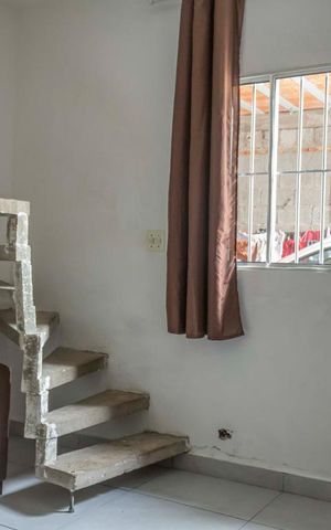 Casa à venda com 140m², 5 quartos e 4 vagasSala