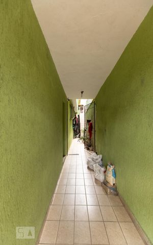 Casa para alugar com 65m², 2 quartos e sem vaga Casa para alugar com 65m², 2 quartos e sem vagaCorredor
