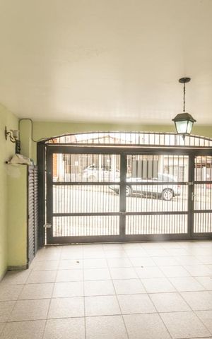 Casa para alugar com 240m², 3 quartos e 3 vagas Casa para alugar com 240m², 3 quartos e 3 vagasVista da sala
