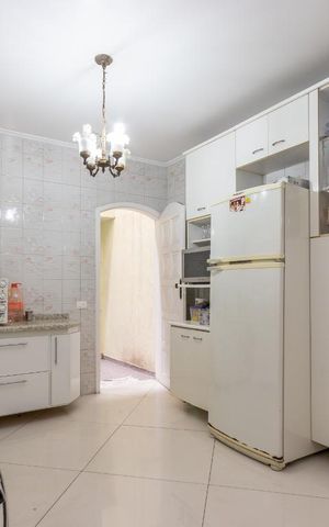 Casa para alugar com 240m², 3 quartos e 3 vagas Casa para alugar com 240m², 3 quartos e 3 vagasCozinha