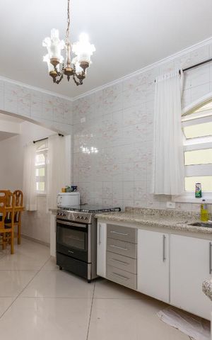 Casa para alugar com 240m², 3 quartos e 3 vagas Casa para alugar com 240m², 3 quartos e 3 vagasCozinha