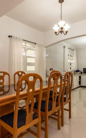 Casa para alugar com 240m², 3 quartos e 3 vagas Casa para alugar com 240m², 3 quartos e 3 vagasCopa