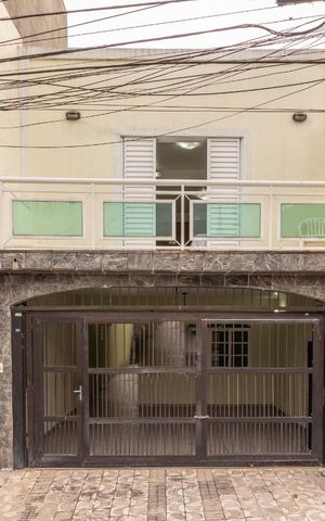 Casa para alugar com 240m², 3 quartos e 3 vagas Casa para alugar com 240m², 3 quartos e 3 vagasFachada