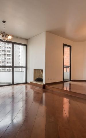 Apartamento à venda com 158m², 4 quartos e 2 vagas Apartamento à venda com 158m², 4 quartos e 2 vagasSala