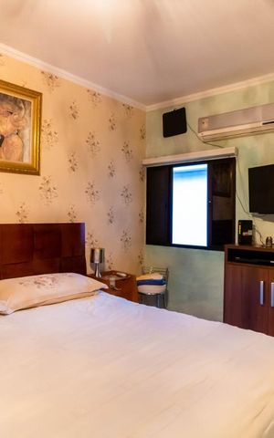 Casa de condomínio à venda com 280m², 4 quartos e 2 vagas Casa de condomínio à venda com 280m², 4 quartos e 2 vagasSuíte