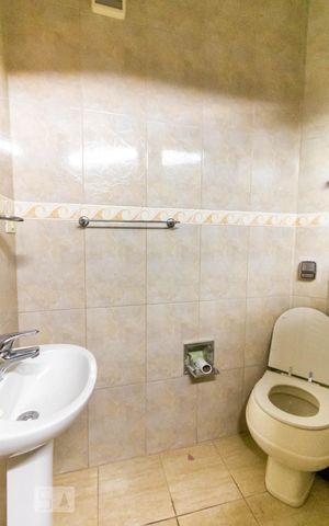 Casa de condomínio à venda com 280m², 4 quartos e 2 vagas Casa de condomínio à venda com 280m², 4 quartos e 2 vagasBanheiro 2