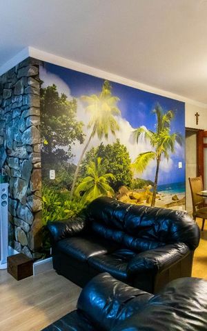 Casa de condomínio à venda com 280m², 4 quartos e 2 vagas Casa de condomínio à venda com 280m², 4 quartos e 2 vagasSala