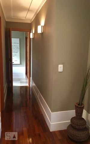 Apartamento à venda com 165m², 3 quartos e 4 vagas Apartamento à venda com 165m², 3 quartos e 4 vagascorredor