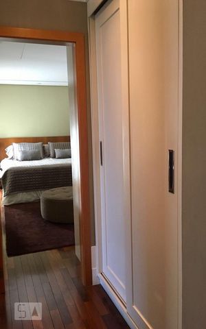 Apartamento à venda com 165m², 3 quartos e 4 vagas Apartamento à venda com 165m², 3 quartos e 4 vagassuite