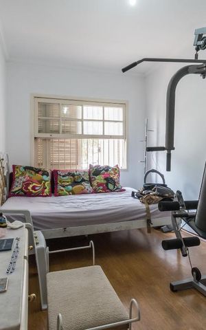 Casa à venda com 181m², 3 quartos e 2 vagas Casa à venda com 181m², 3 quartos e 2 vagasQuarto 2