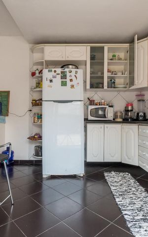 Casa à venda com 181m², 3 quartos e 2 vagas Casa à venda com 181m², 3 quartos e 2 vagasCozinha