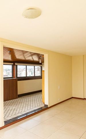 Apartamento à venda com 123m², 2 quartos e 1 vaga Apartamento à venda com 123m², 2 quartos e 1 vagaSala