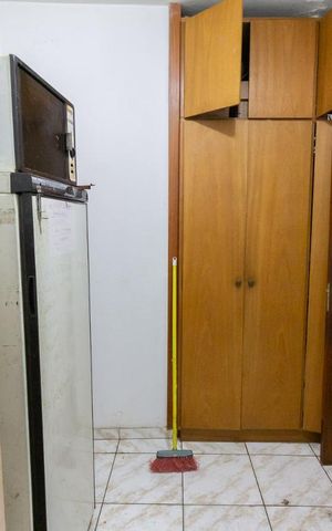 Casa à venda com 480m², 6 quartos e 6 vagas Casa à venda com 480m², 6 quartos e 6 vagasQuarto 02