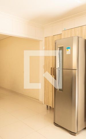 Casa à venda com 220m², 3 quartos e 4 vagas Casa à venda com 220m², 3 quartos e 4 vagasCozinha