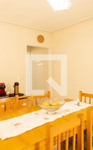 Casa à venda com 220m², 3 quartos e 4 vagas Casa à venda com 220m², 3 quartos e 4 vagasCopa