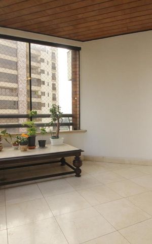 Apartamento para alugar com 170m², 4 quartos e 3 vagasVaranda