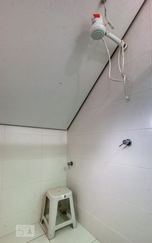 Casa de condomínio à venda com 400m², 4 quartos e 6 vagas Casa de condomínio à venda com 400m², 4 quartos e 6 vagasBanheiro do Ático