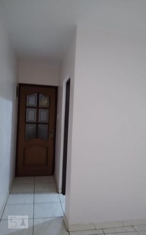 Casa à venda com 176m², 3 quartos e sem vaga Casa à venda com 176m², 3 quartos e sem vagaCorredor