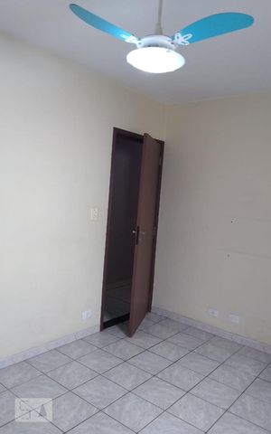 Casa à venda com 176m², 3 quartos e sem vaga Casa à venda com 176m², 3 quartos e sem vagaDormitório 1
