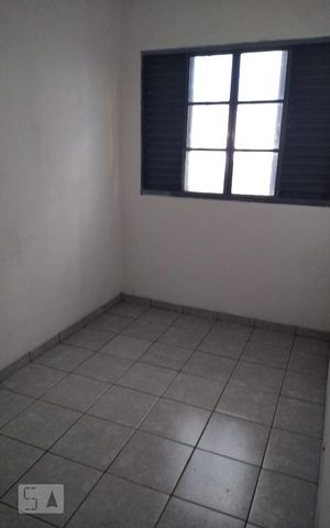 Casa à venda com 176m², 3 quartos e sem vaga Casa à venda com 176m², 3 quartos e sem vagaEscritório