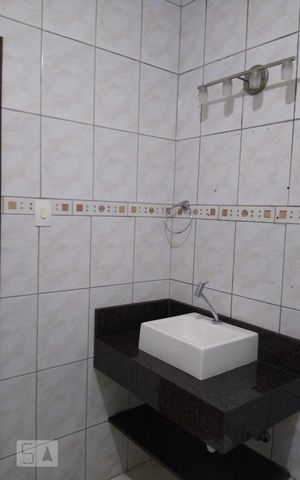 Casa à venda com 176m², 3 quartos e sem vaga Casa à venda com 176m², 3 quartos e sem vagaBanheiro da Suíte