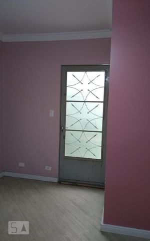 Casa à venda com 176m², 3 quartos e sem vaga Casa à venda com 176m², 3 quartos e sem vagaSala