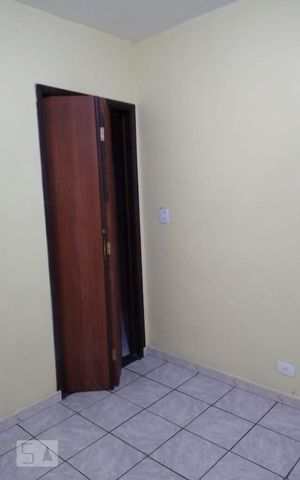 Casa à venda com 176m², 3 quartos e sem vaga Casa à venda com 176m², 3 quartos e sem vagaDormitório 2