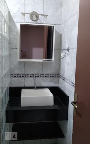 Casa à venda com 176m², 3 quartos e sem vaga Casa à venda com 176m², 3 quartos e sem vagaBanheiro 2