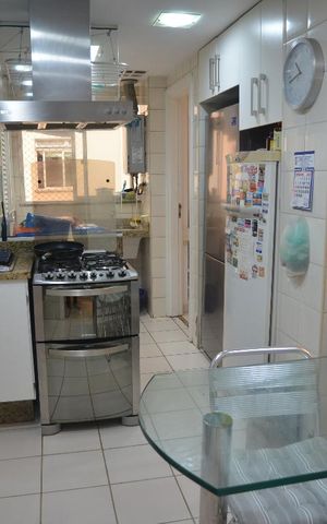 Apartamento à venda com 170m², 4 quartos e 2 vagasCozinha