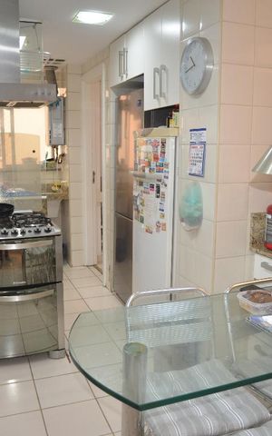 Apartamento à venda com 170m², 4 quartos e 2 vagasCozinha